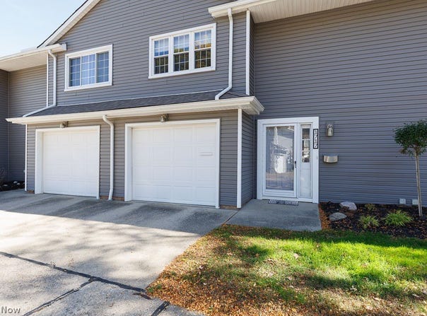 1717 Walnut Lane, Rocky River, OH 44116