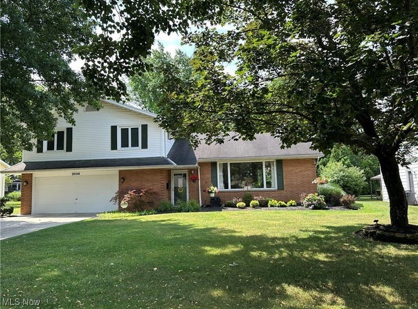2034 Aldersgate Drive, Lyndhurst, OH 44124