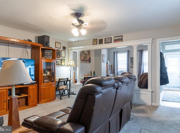 216 S BROADWAY, GLOUCESTER CITY, NJ 08030