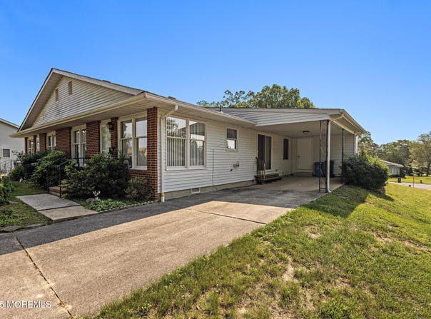 43 Sycamore Road, Manahawkin, NJ 08050