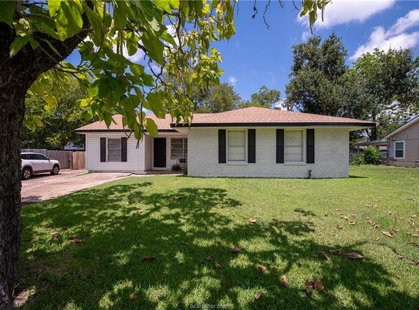 4204 Carter Creek Parkway, Bryan, TX 77802