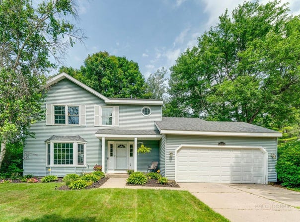 5410 Winding Creek Drive, McHenry, IL 60050
