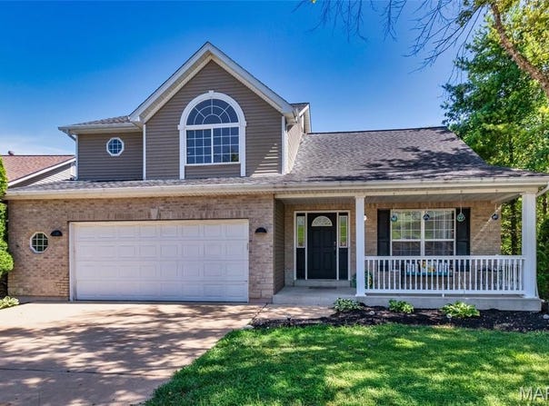 1010 Winter Lake Drive, Fenton, MO 63026