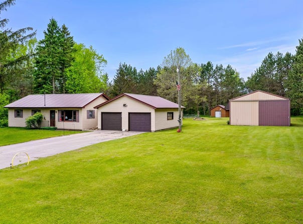 6148 S 27 Road, Cadillac, MI 49601