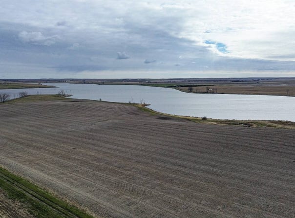 8th Avenue SE, Strasburg, ND 58573