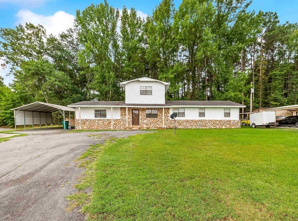 100 White Hall Road, White Hall, AR 71602