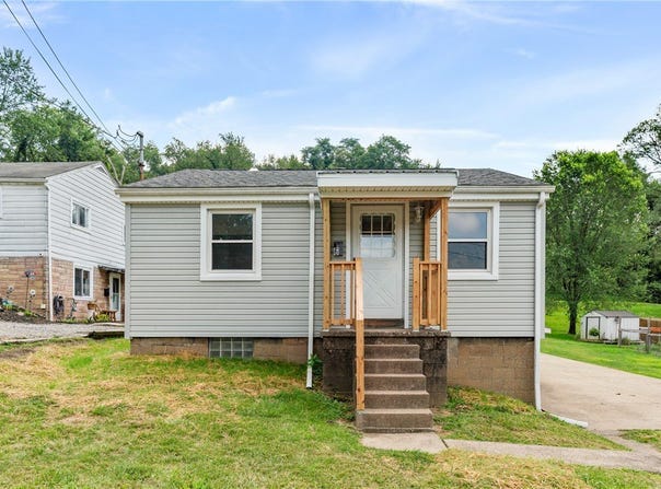 6 Margaret St, New Kensington, PA 15068