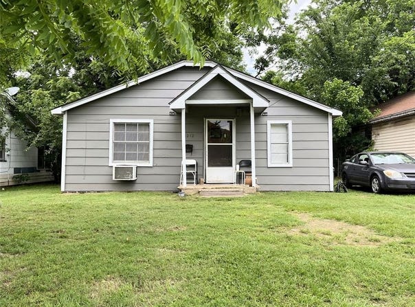 1212 W Cherry Street, Paris, TX 75460