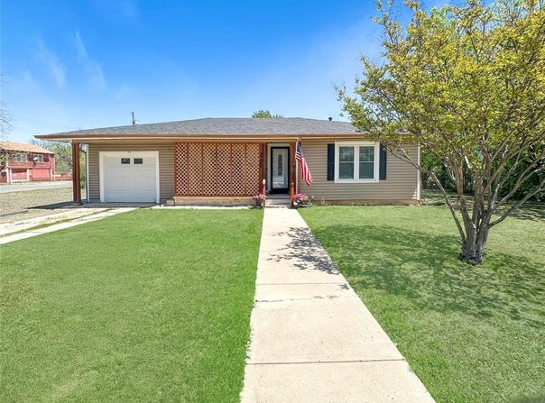 1700 4th Street, Brownwood, TX 76801