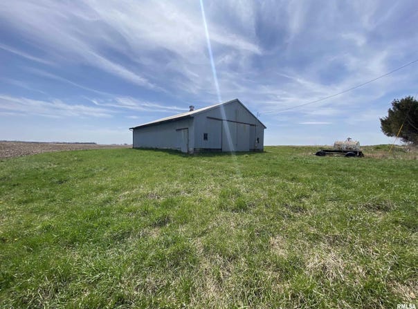 000 E Gilchrist Road, Farmington, IL 61531