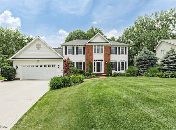658 Charles Place, Highland Heights, OH 44143