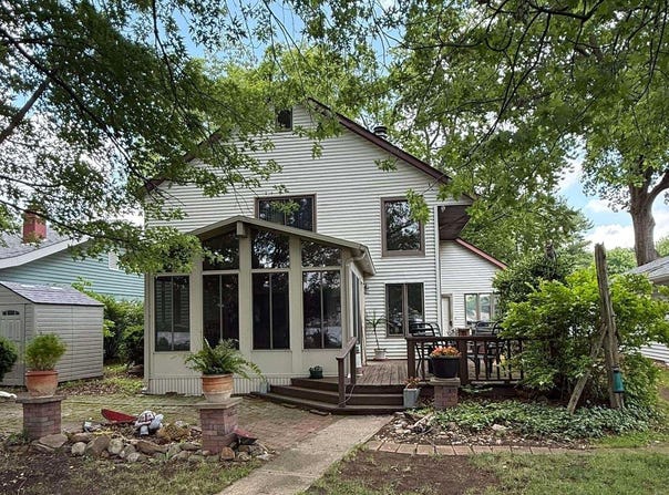11068 N Lower Lake Shore Drive, Monticello, IN 47960-8136