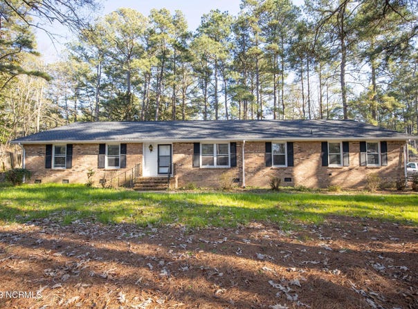 901 Glendale Drive, Aberdeen, NC 28315