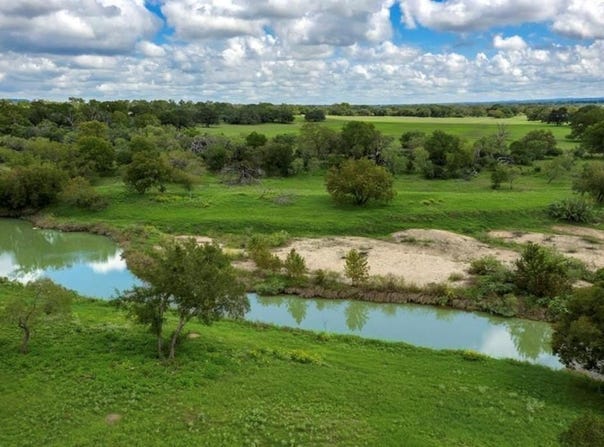 638 Vintners Way, Fredericksburg, TX 78624
