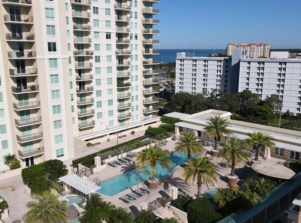 800 N TAMIAMI TRAIL, SARASOTA, FL 34236