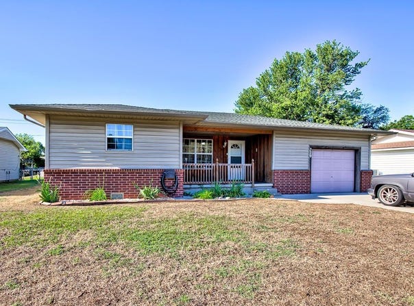 329 Kansas Ave, Enid, OK 73701