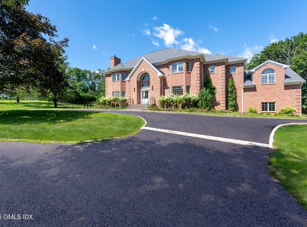 19 Stone Fence Lane, Stamford, CT 06903