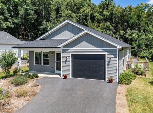 907 POWHATAN ST, STAUNTON, VA 24401