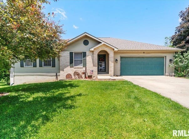 15 Belridge Drive, Sherman, IL 62684