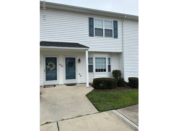 3985 Sterling Pointe Drive, Winterville, NC 28590