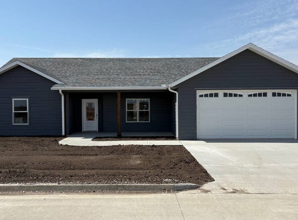 1102 S 30th St, Bethany, MO 64424