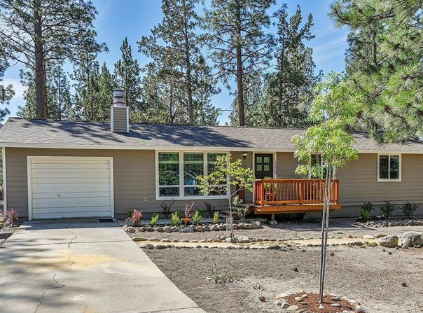 15834 Gallop Pl, Weed, CA 96094