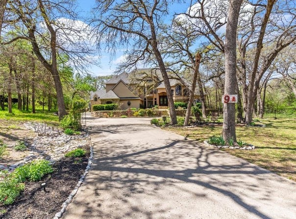 9 Eagle Point N, Azle, TX 76020