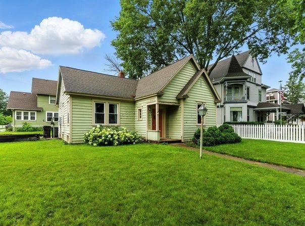 821 Washington Street, Cedar Falls, IA 50613