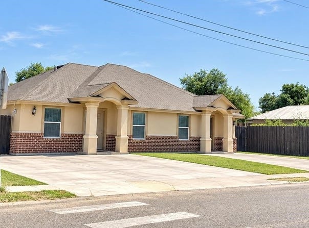 1617 Monterrey Ave, LAREDO, TX 78040