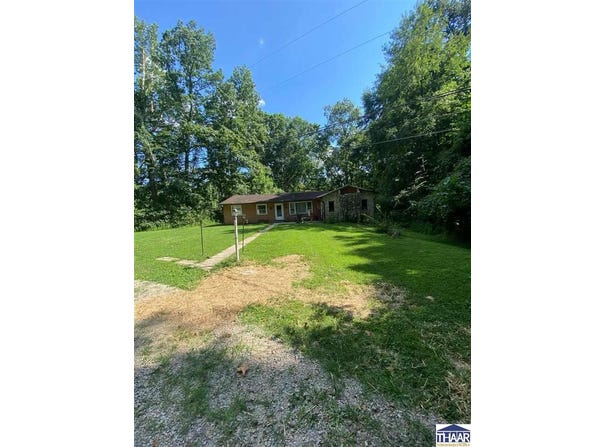 864 S Hilltop Dr, Spencer, IN 47460