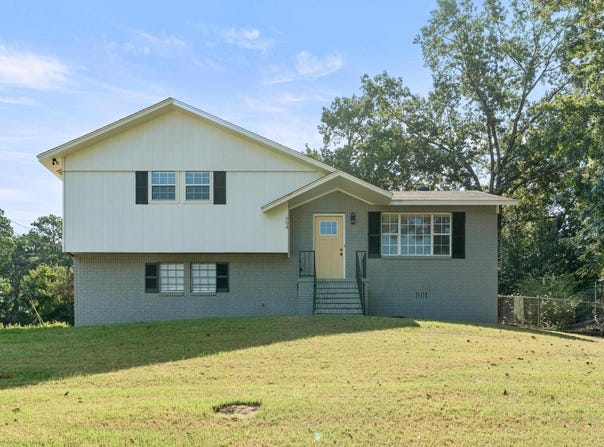 604 HILLCREST ROAD, ADAMSVILLE, AL 35005