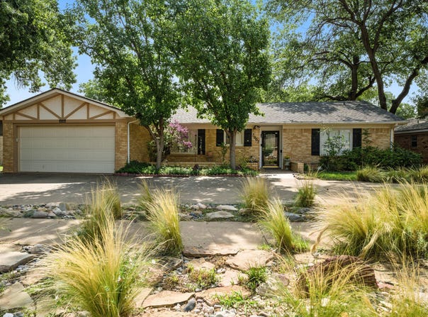 7907 Knoxville Avenue, Lubbock, TX 79423