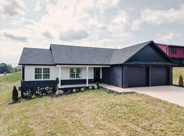 2166 Old Stage Road, Tusculum, TN 37745