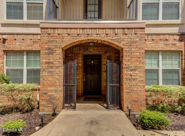 2109 Main Street, Lubbock, TX 79401