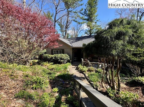271 Pinnacle Avenue, Blowing Rock, NC 28605