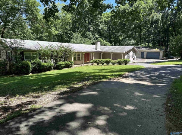 3708 Montclair Road SW, Decatur, AL 35603