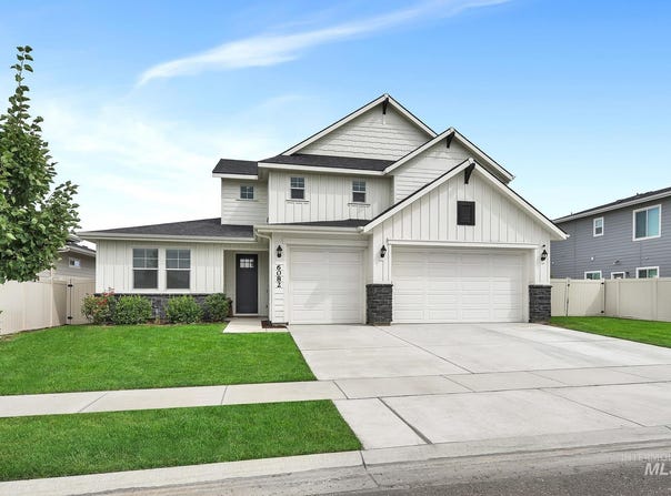 6082 E Canyon Crossing Dr., Nampa, ID 83687