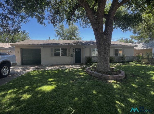 3013 Encanto Dr, Roswell, NM 88201