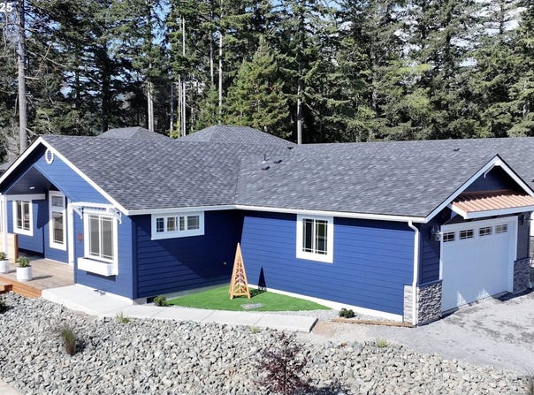 1341 NAUTICAL HEIGHTS DR, Brookings, OR 97415