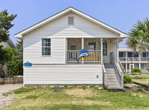 805 Carolina Beach Avenue N, Carolina Beach, NC 28428