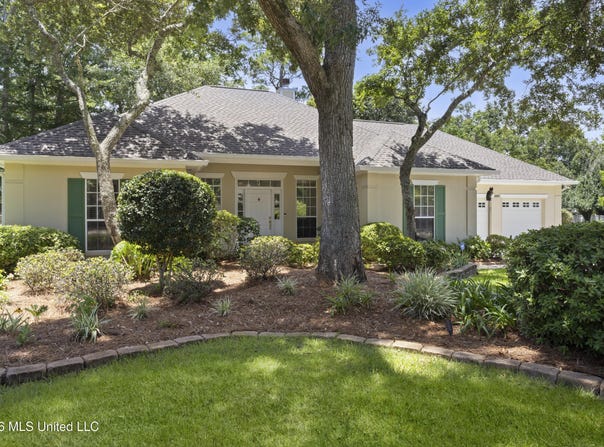3841 Chaumont Circle, Ocean Springs, MS 39564
