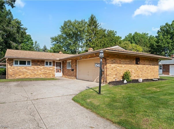 2540 Brantwood Drive, Westlake, OH 44145