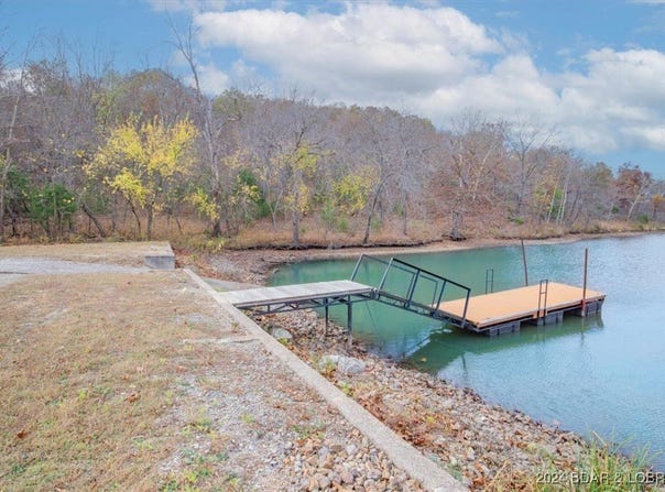 Rogers Circle, Edwards, MO 65326
