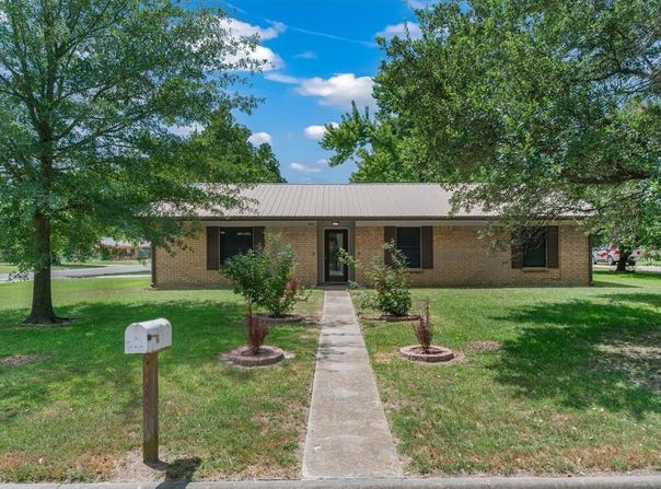 400 Davidson Street, Sulphur Springs, TX 75482