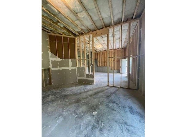 129 Silvercrest Drive, Acworth, GA 30101