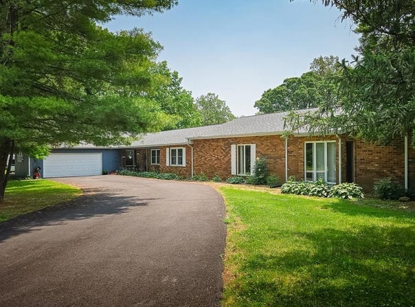393  Fate Lutz Rd., Hanson, KY 42413