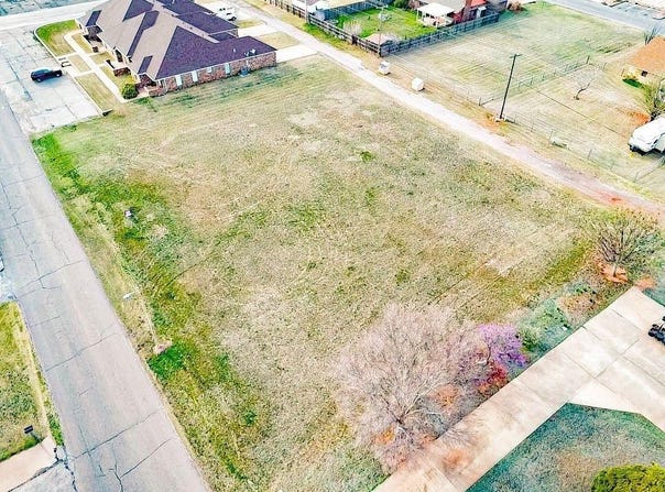 603 E Benton Avenue, Sayre, OK 73662