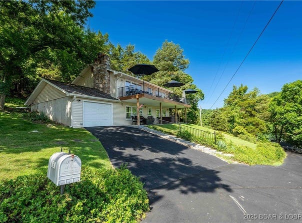 532 Lakeshore Drive, Camdenton, MO 65020