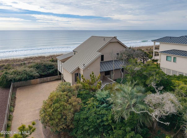 111 Dogwood Circle, Pine Knoll Shores, NC 28512