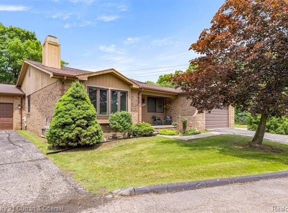31450 Orchard Brook Court, Farmington Hills, MI 48336